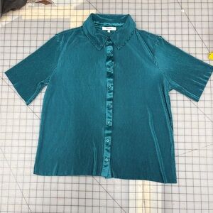 Slinky Short Sleeve Button-Up Shirt
